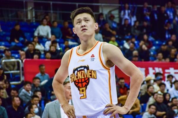 教練教你打籃球！周鵬13中10砍24分&生涯總得分升歷史第十三！